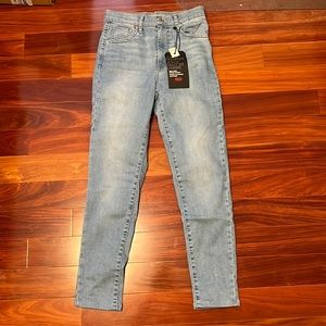Levi’s Mile High Skinny Jeans